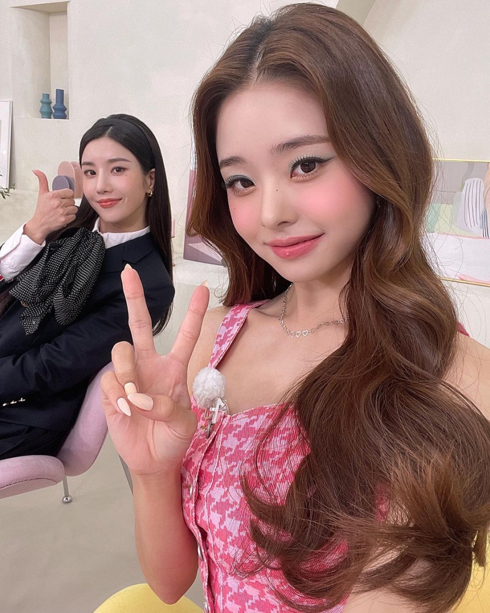 宋智雅火得快,塌房也快~但她也接连地做出道歉希望大家可以给予她足够的空间重新开始。