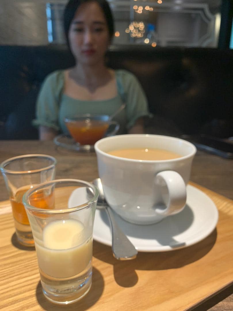 「我说公司我已经卖完股份离开了我就不方便出面处理或插手了。当时见面我有带一个旧员工的,以上所说我是有证人俩位的,可以随时联系来对质的」。