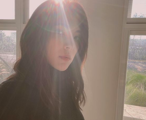 最近许玮甯更在社交网络Instagram上传了3张疑似出自是“老公邱泽视角”的照片