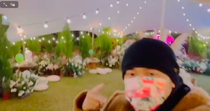 视频最后,周杰伦也转向了自己比了一个剪刀手狠狠地耍酷,并配文表示「谢谢所有祝福,希望大家都健康快乐」。