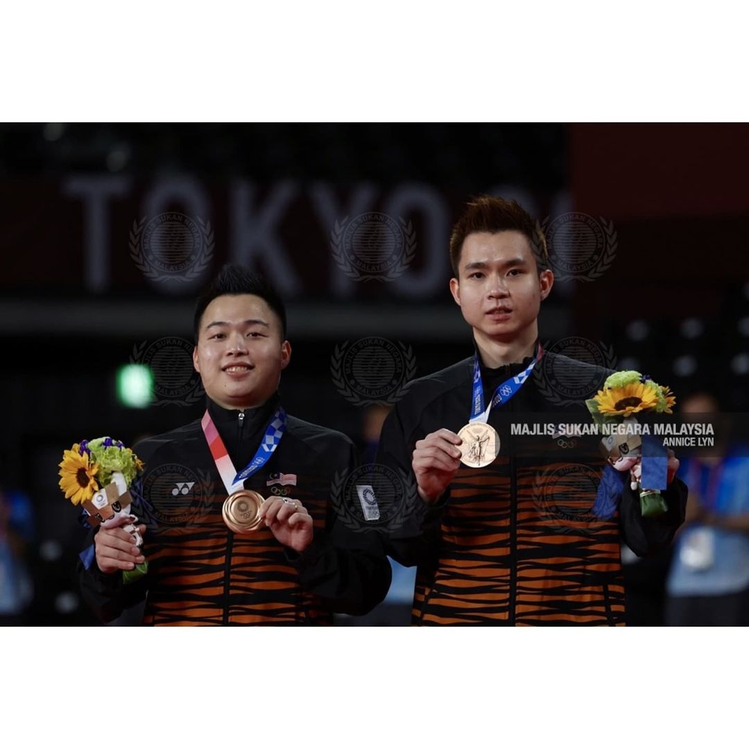 曾在奥运会夺下铜牌的「谢苏组合」的薪水约 RM 7500，双打组合的薪金相对比较少毕竟是团体荣耀，球场上的奋斗都有另一半替你分担。