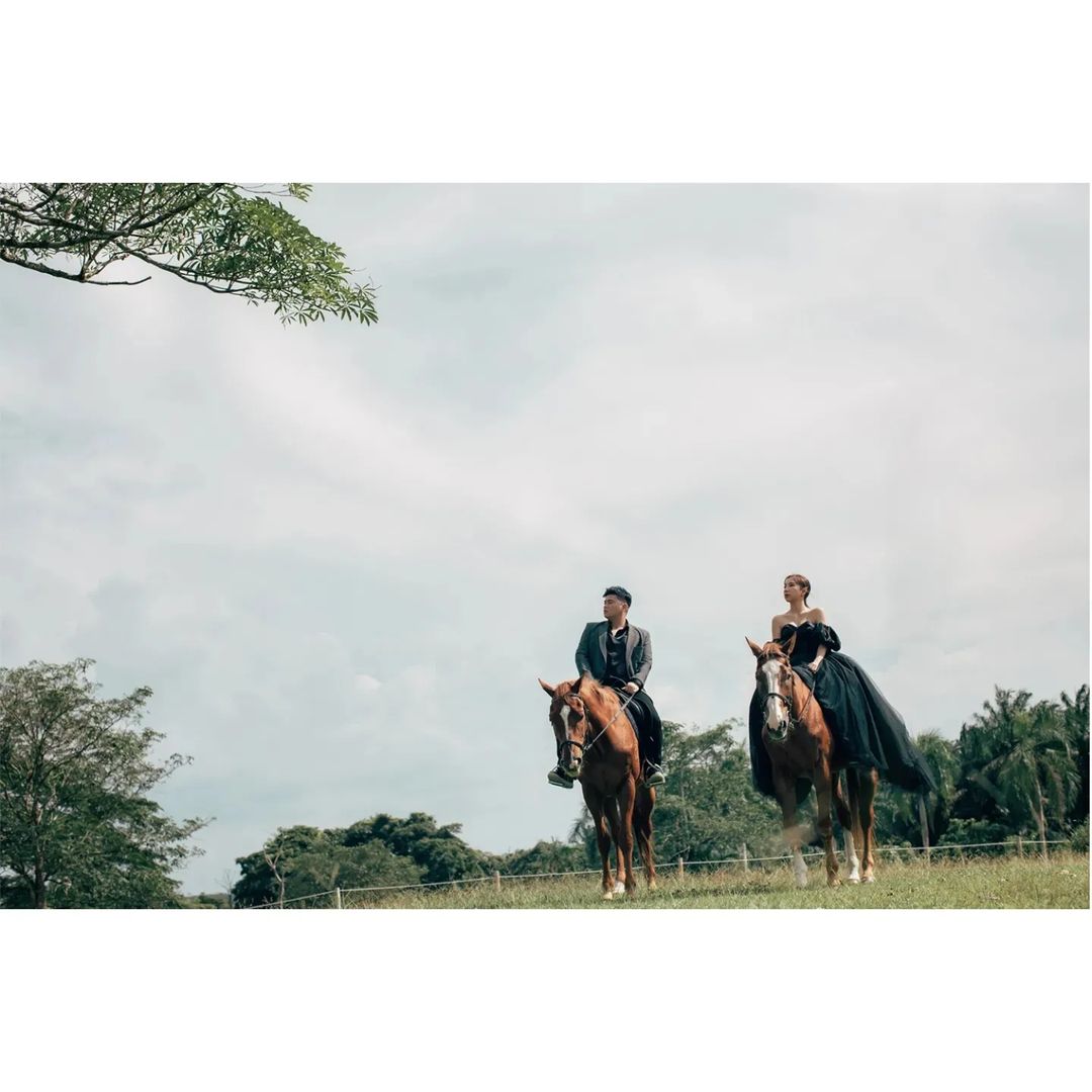 最特别的还是阿旺&香米一人骑着一匹骏马