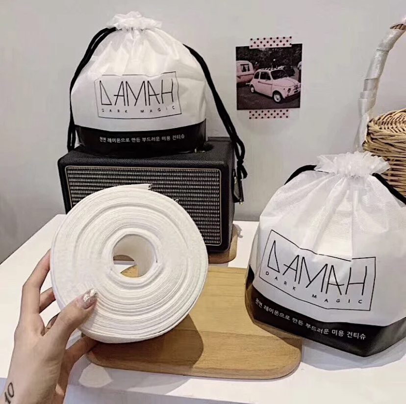 同样是美妆博主李佳琦大力推荐的一款洗脸巾!在韩国很受欧尼欢迎的黑魔法洗脸巾,洗脸巾厚度和韧度都特别好,原料是纯天然的植物纤维无纺布。