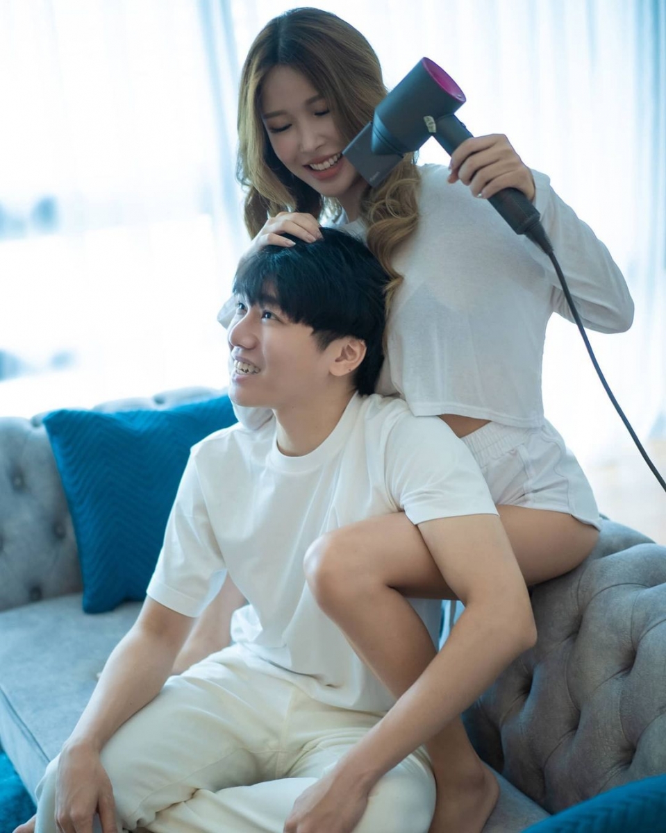 网友们纷纷留言表示：「这个是富婆不是你的老婆」