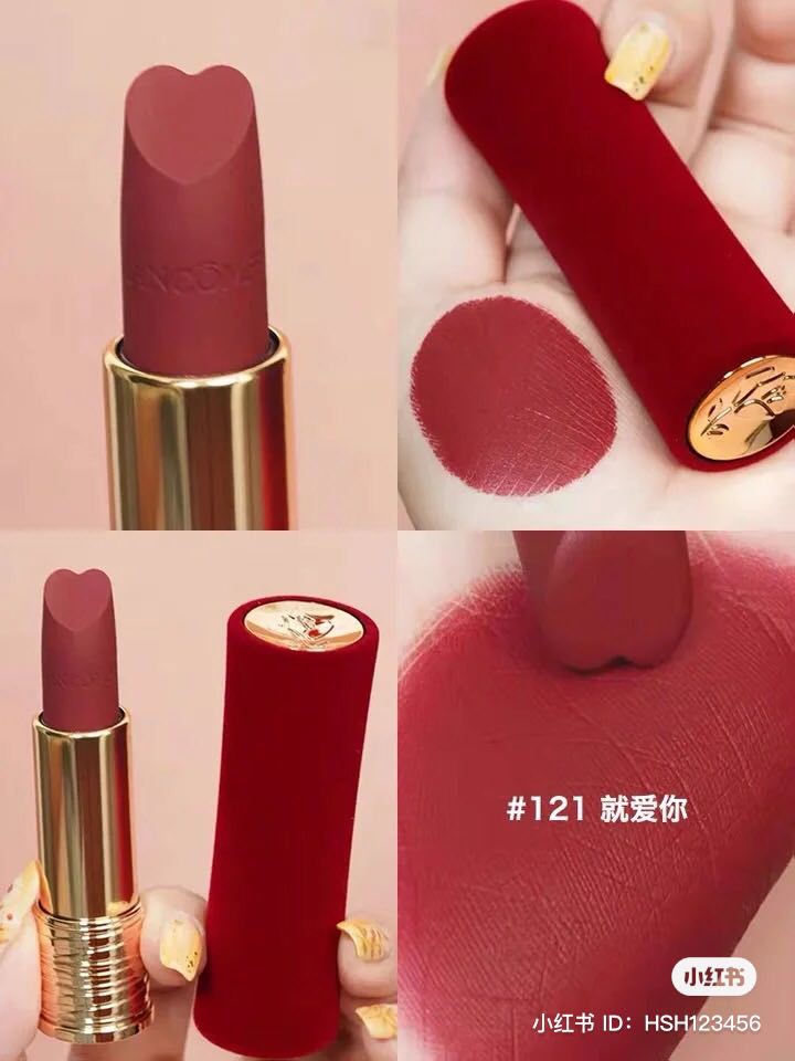 Lancôme 爱心限定唇膏一上架询问度破表!其神仙色号包括:121 复古法式红、912 紫调血浆红,浓郁则不显脱俗的颜色,随便涂都是富家千金气质。