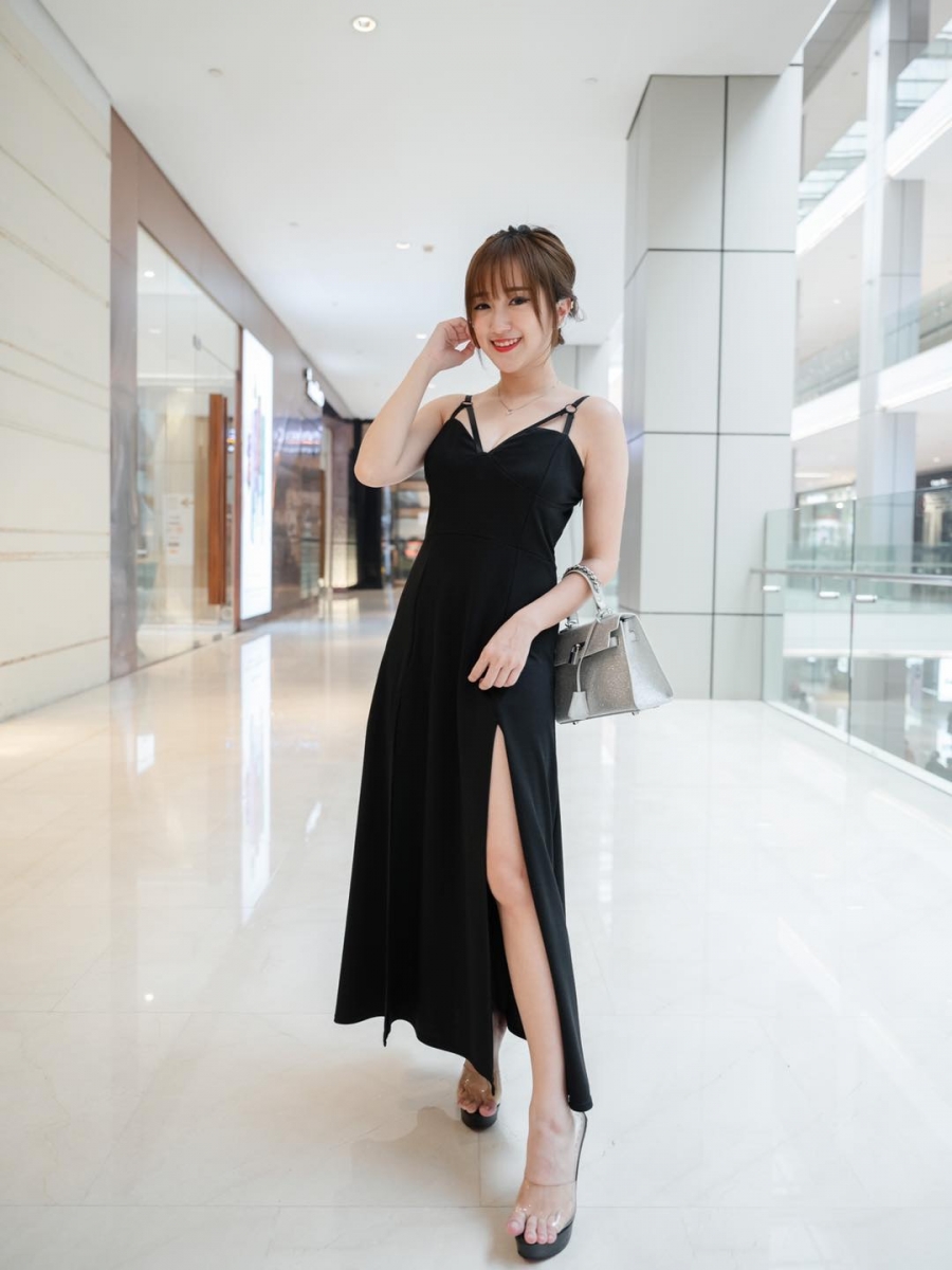 过后杨宝贝也在评论底下留言道：「其实江律师是个好人，但我是个坏人」，似乎是在发“好人卡”给男方。