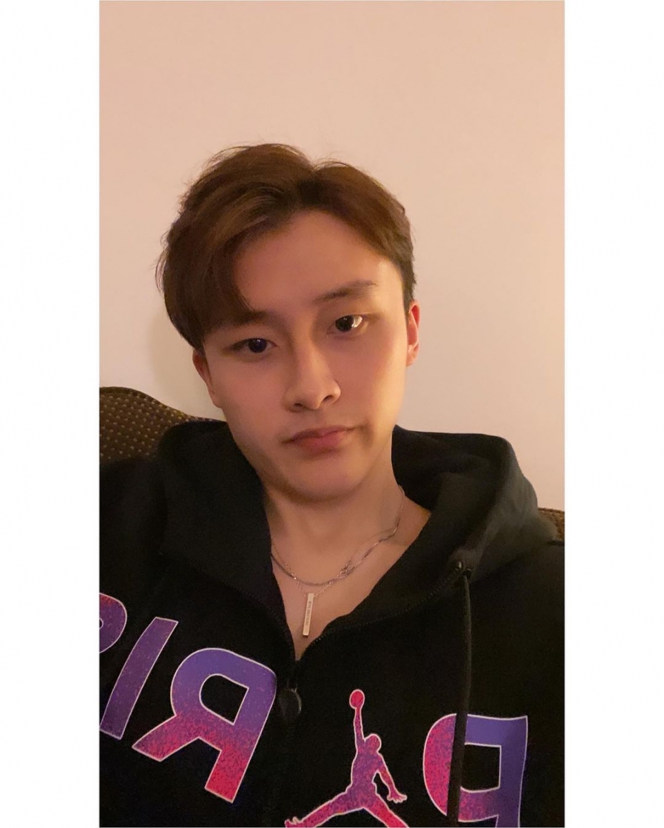 凭着几个镜头特写爆火林忠庆原来从小帅到大!