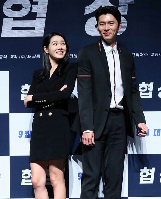 韩国娱乐媒体记者爆料指,两人从2018年一起合作电影《极智对决》后就开始拍拖了!