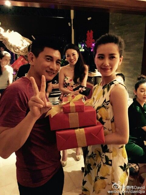 之后,吴奇隆和刘诗诗也委托律师处理这些不实的言论。