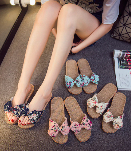 除了凉鞋之外,店家也售卖了像是尖头鞋、平底鞋等等,都很漂亮哦~