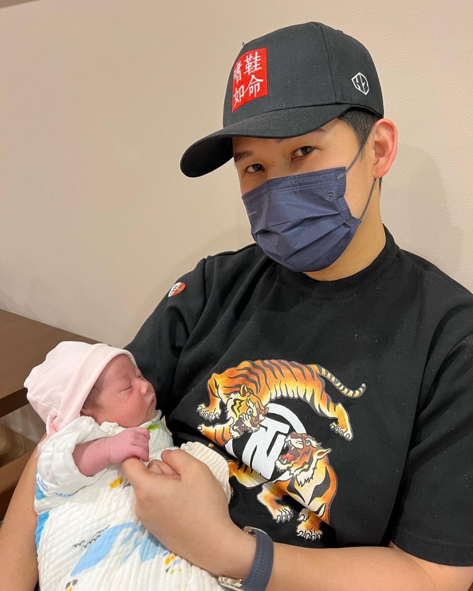 最后也希望Jeff & Inthira一家能够健健康康开开心心的~