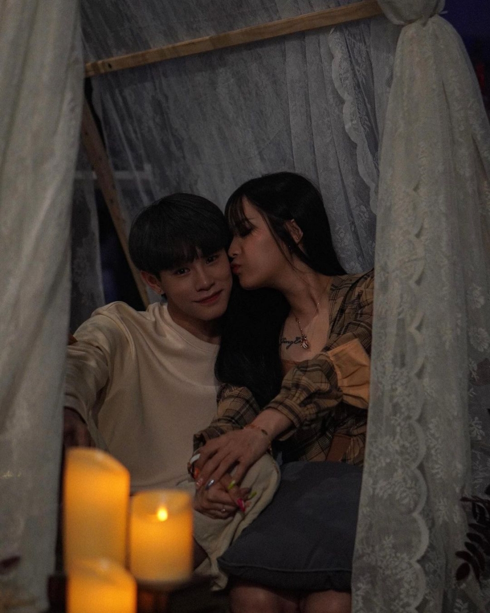 看得出HarryPang内心感到非常地内疚和自责,一直都觉得是因为自己没有尽最大的努力去保护好jing en和肚子里的孩子