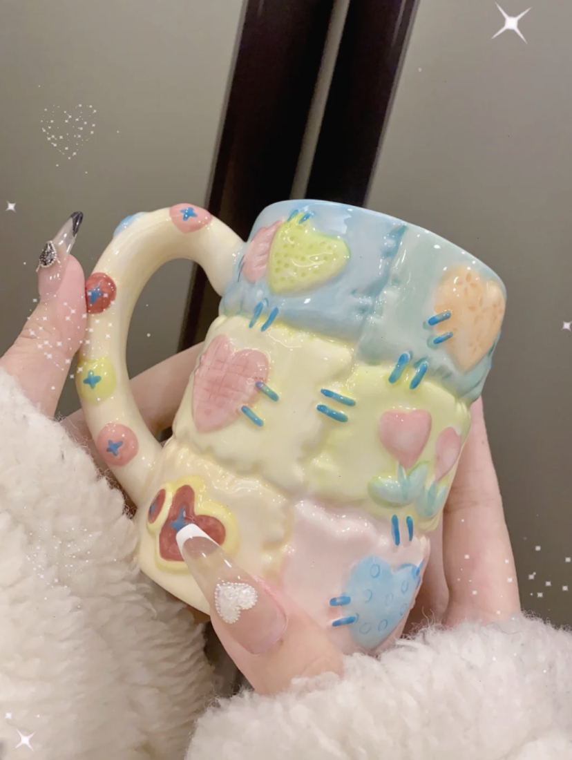 看起来软乎乎的样子,但其实是厚实的陶瓷杯!