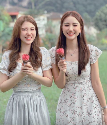 也有网友留言表示她两姐妹就连声音都很像:「声音也很像,我听语音很confuse」