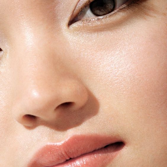 开始发现肌肤暗沉、毛孔更粗大,各种肌肤问题接踵而来。