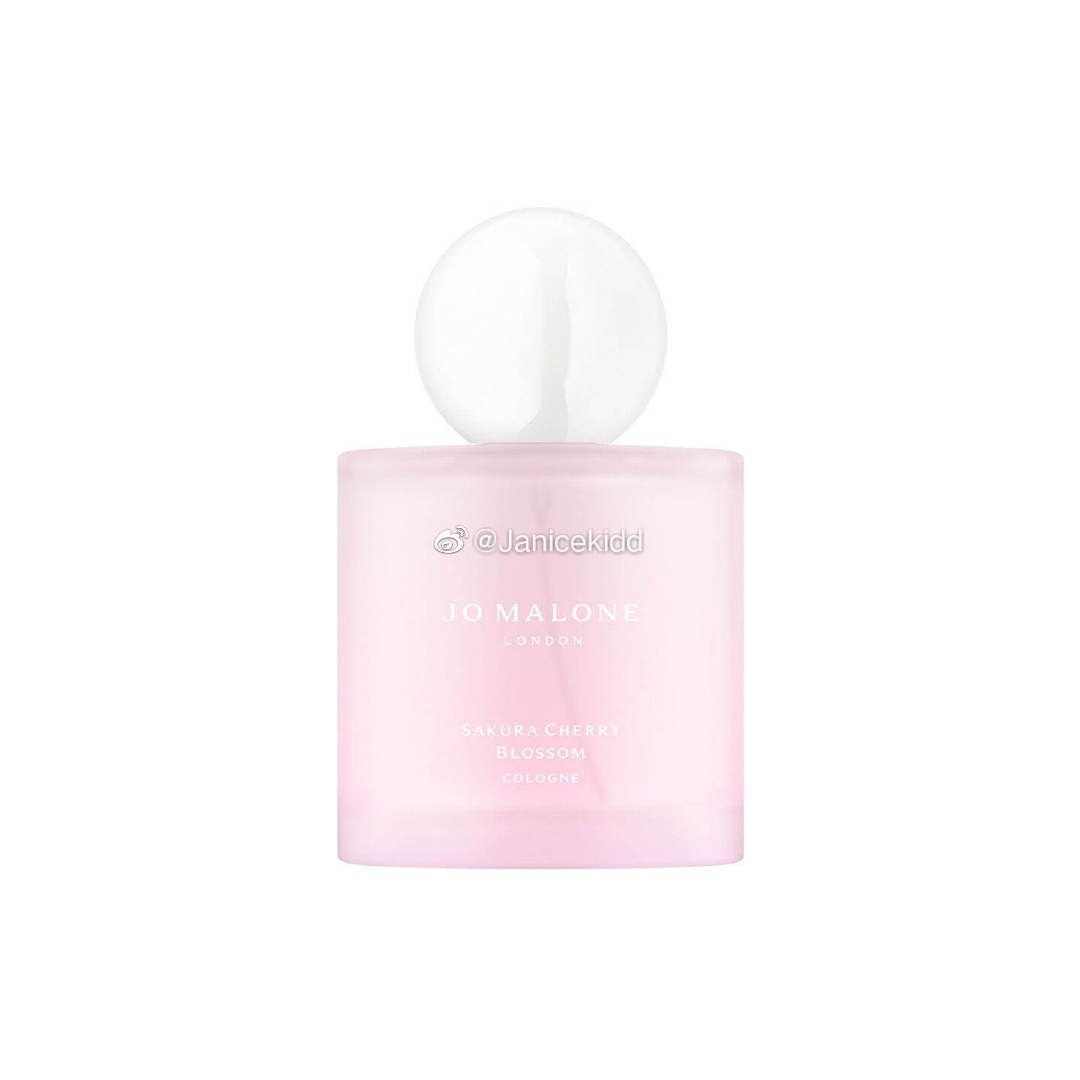 Jo Malone「樱花粉雾」香水主打樱花香气,清新淡雅樱花气息一喷仿佛置身在日本樱花花海一样,温婉雅致又不失明亮清爽的气质。