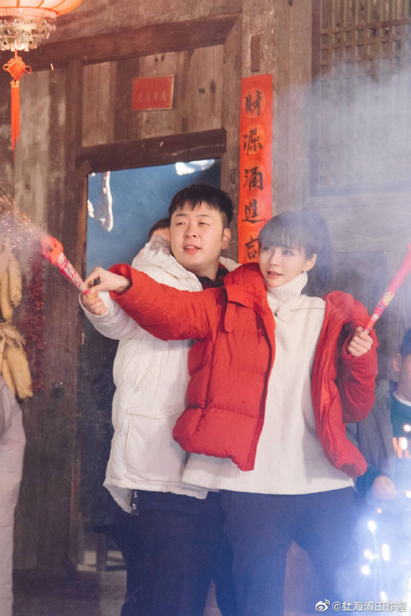 爱情中的主角永远只是你们俩,旁人看的是登对,只有自己才能体会到是否匹配