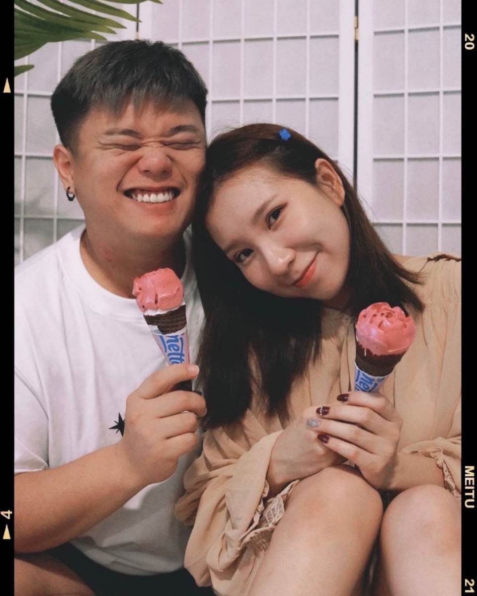 早前,「香米」在限时动态公开和阿旺复合的原因「阿旺是带着结婚的前提复合,而不是真的有小孩」所以才答应重新开始携手共度余生,毕竟能找到一个相爱的人不易。