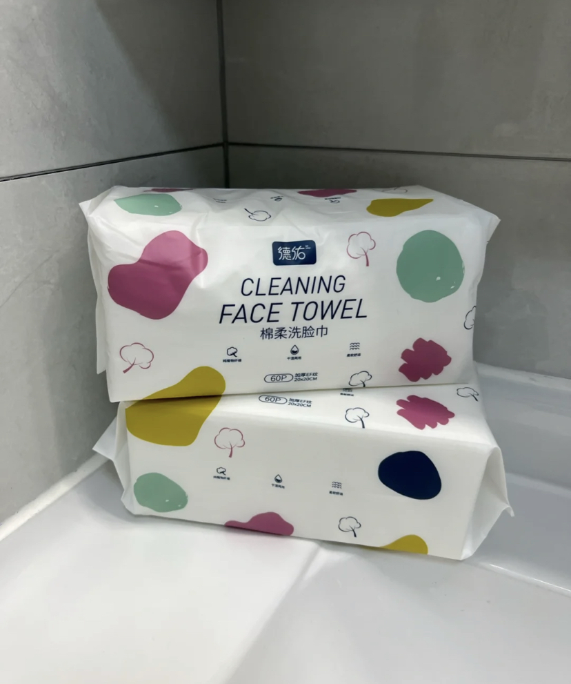 宝宝也可以放心使用的洗脸巾,主打0添加并使用100%纯棉材质,同时还很环保只需90天就会自然降解。