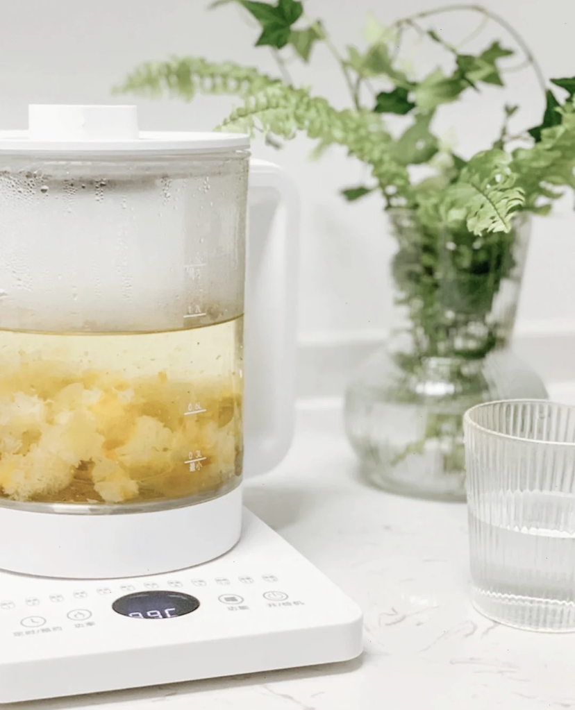 同时拥有贴心的自动保温功能,冲泡好的饮料放久了饮用也还是温温的。