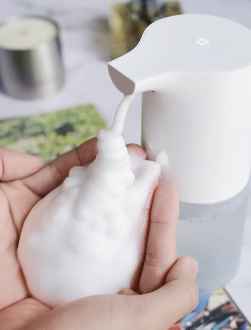 这个简约风的自动感应洗手液绝对是居家必备,一伸手就会自动挤出丰富的泡沫,洗手也要有仪式感~