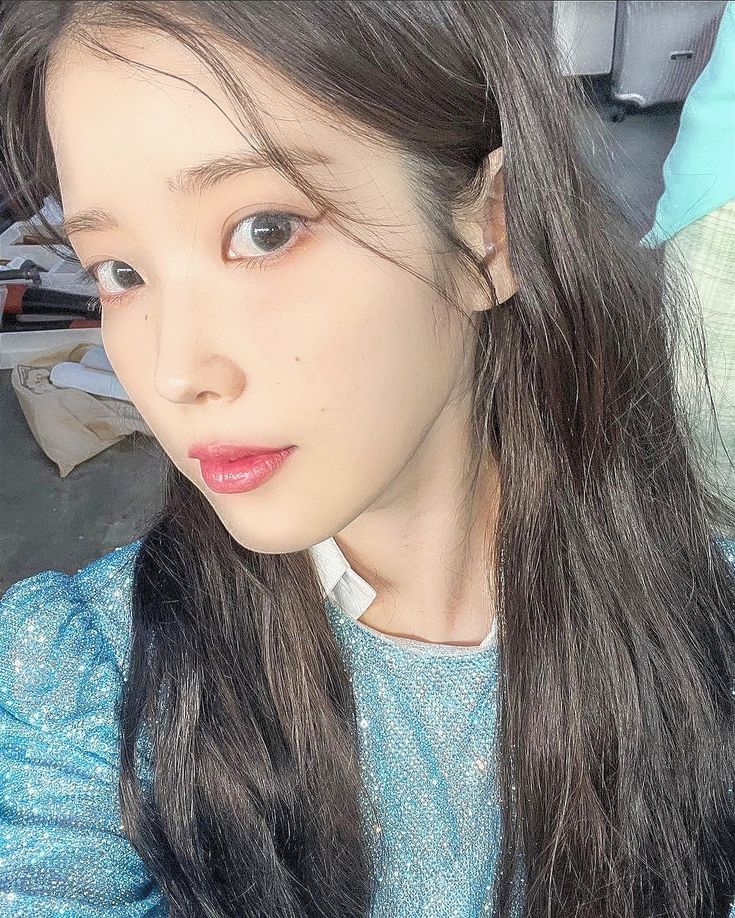 在下个月将会与IU到海外拍摄《Dream》新电影，这是一部有关足球运动的热血电影，还未开播就获得了很多粉丝的关注！