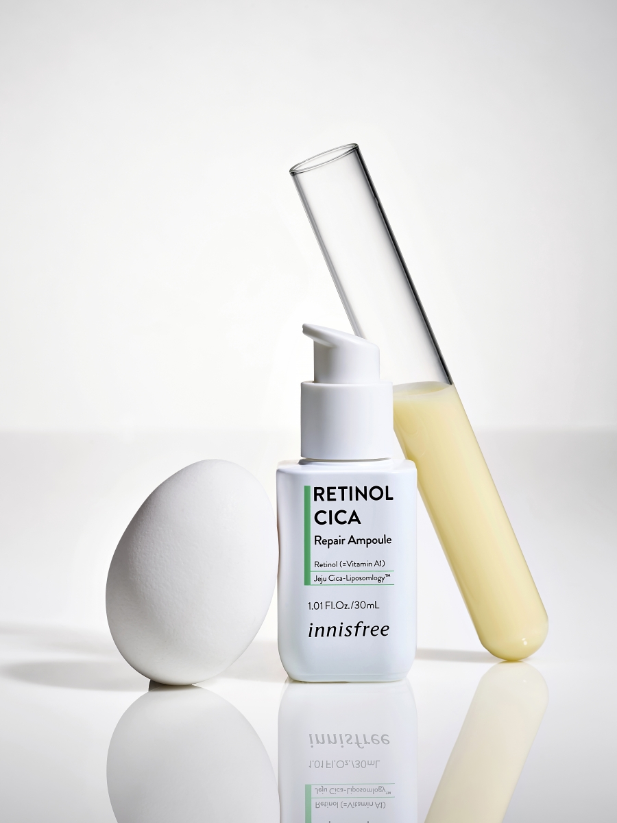 含视黄醇和积雪草成分的高效能安瓿精华,能镇静肌肤的同时修复间歇性的肌肤问题,老角质死皮,毛孔及瑕疵痕迹的低刺激性水分保湿安瓿精华