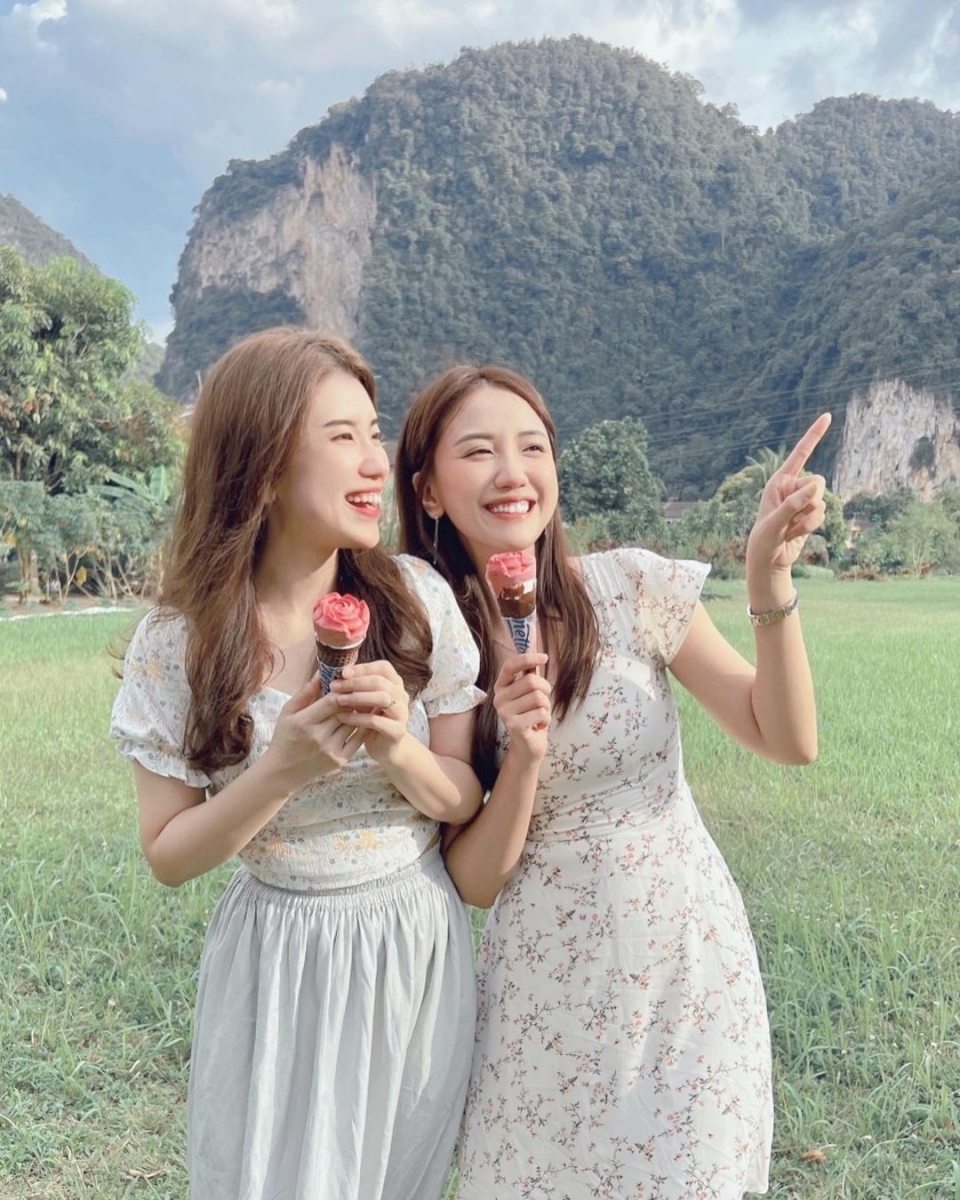 贴文写道:「我们长得像吗?从小到大很多人都以为我们是双胞胎」