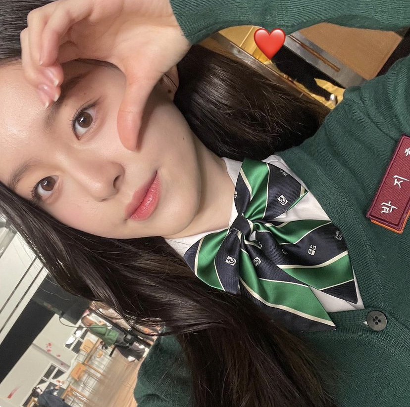 最近人气超高的Netflix新剧《僵尸校园》一播出就获得很多关注!当中所饰演女主「南温召」一角的韩国女演员朴持厚,以颜值和好演技在Instagram上获得超多粉丝追踪。