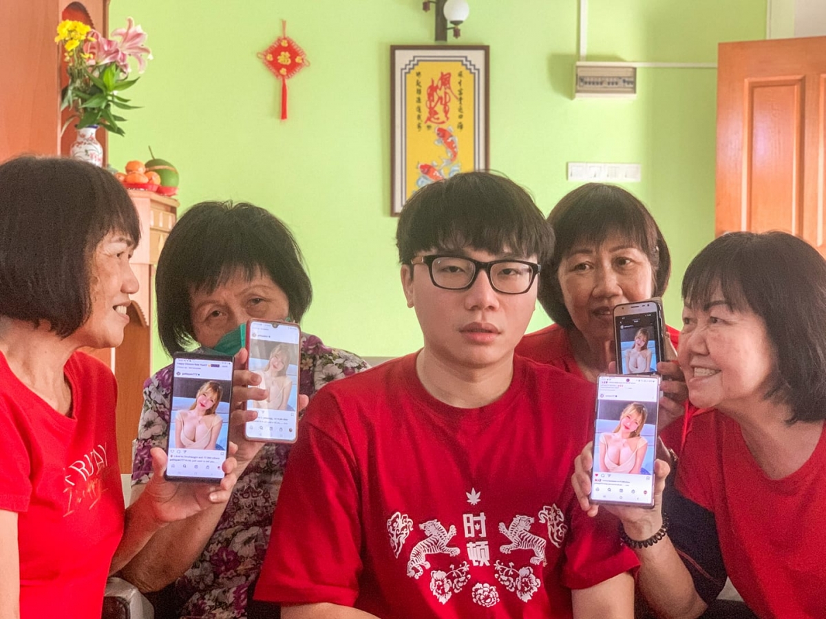 林尚进在回乡时一直被亲友们逼问「Gatita 是否是他的女朋友」~但他的回应却是「她是我的富婆，不是我的女友」。