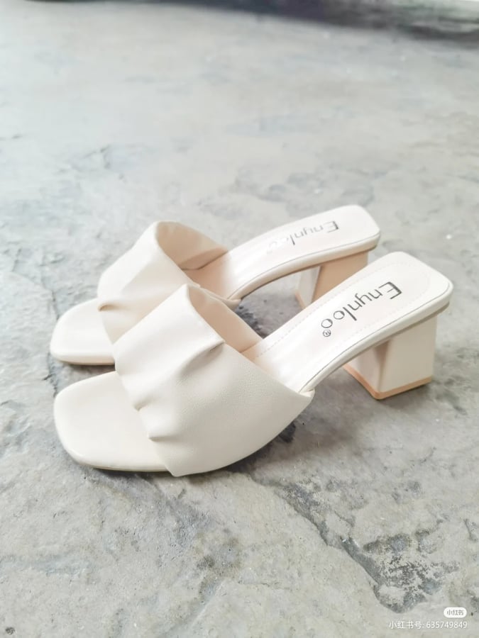 这几款粉嫩奶油色系的鞋子真是美绝啦~