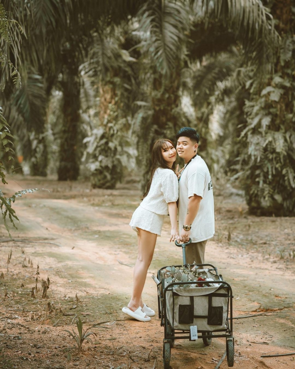 原本以为自己可以很潇洒地离开对方,但阿旺却不断地问自己「我真的还能找到像他一样爱我同时我也爱的女人吗」?自问了许久,懊悔的心情就越强烈。