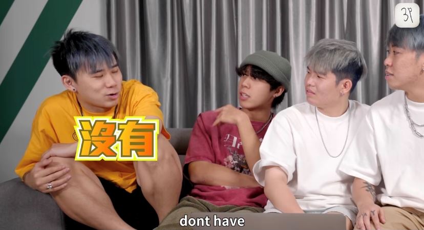 当时在影片中，Caven就忽然问到Danny「你有女朋友咩？」，Danny一脸尴尬回答「没有」。