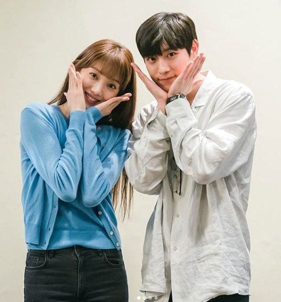 这部剧将从4月22日起每周五六晚间10点40分播出,剧迷们千万别错过这部新剧啦!