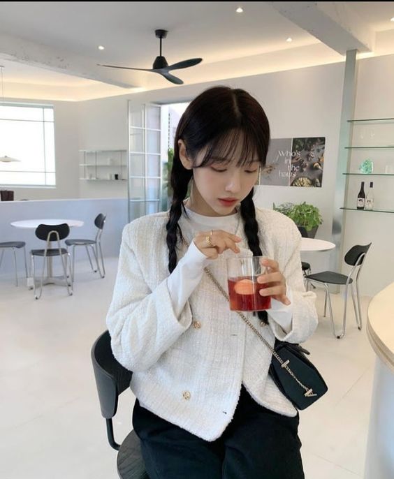 多喝水还可以让自己戒掉零食甜点，这个方法对瘦身超有帮助。