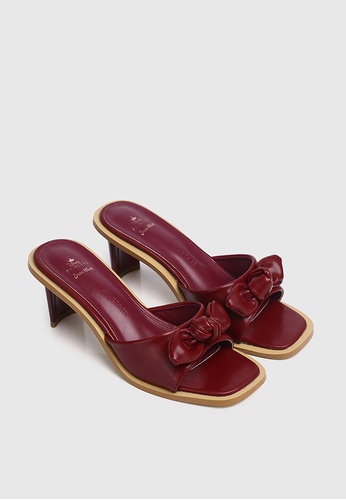 4.Disney Princess Snow White Fairest Of 'Em All Bow Heels