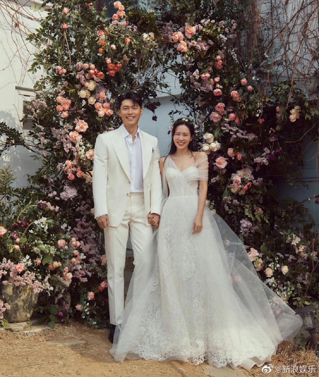 31 号今天也迎来小俩口的结婚大日子,光是看婚纱照就让人不禁期待ING 想看更多婚礼现场的画面