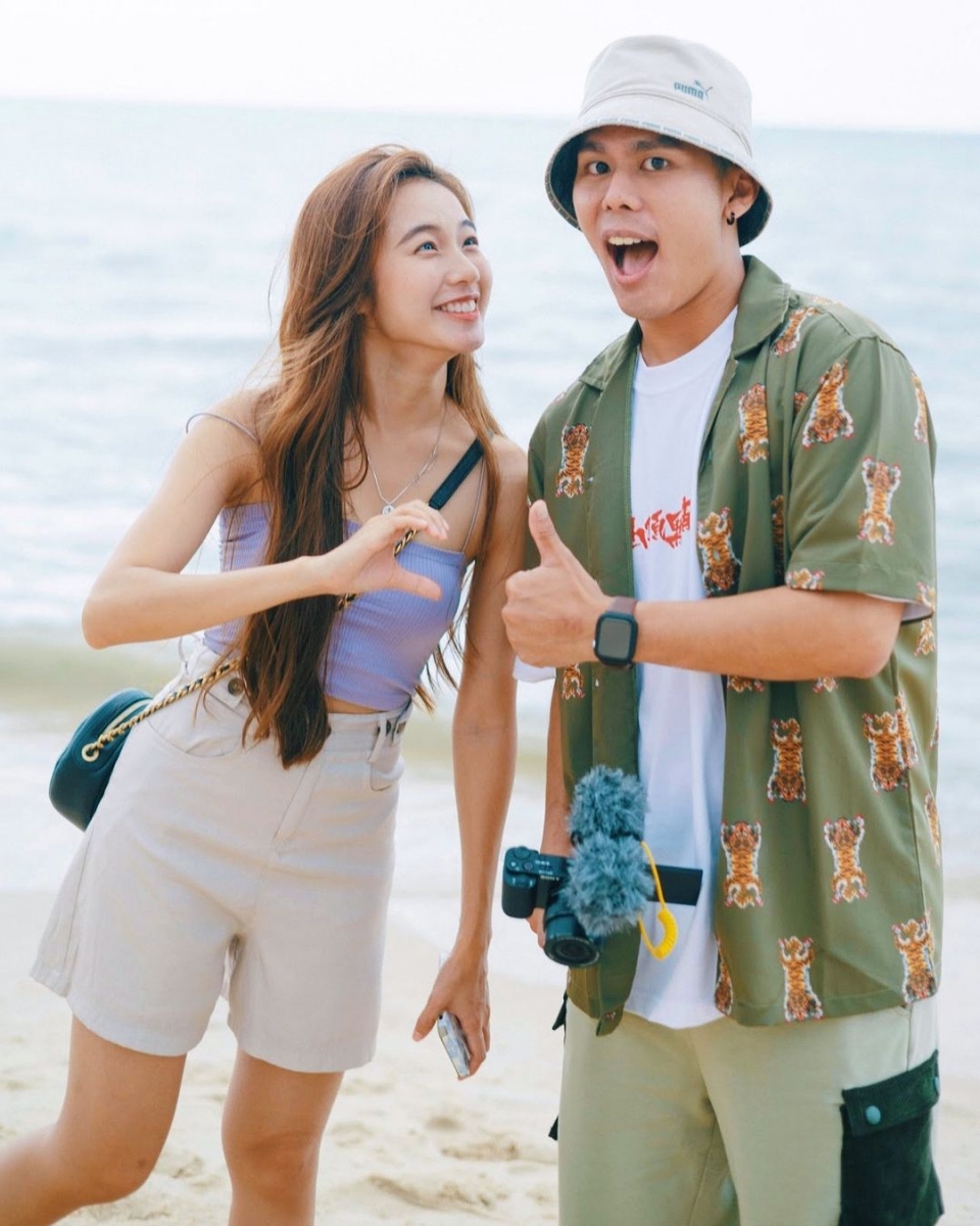 有网友还表示被这个消息给搞懵了,但还是为他们献上祝福。