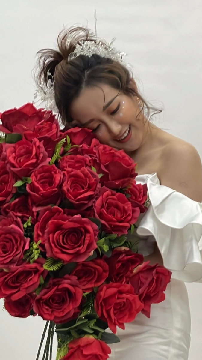 直播结束后,YBB 也在脸书上发文表示原谅了江律师:-