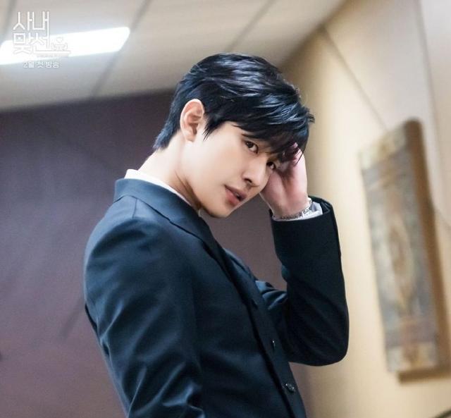 《社内相亲》姜泰武角色爆火