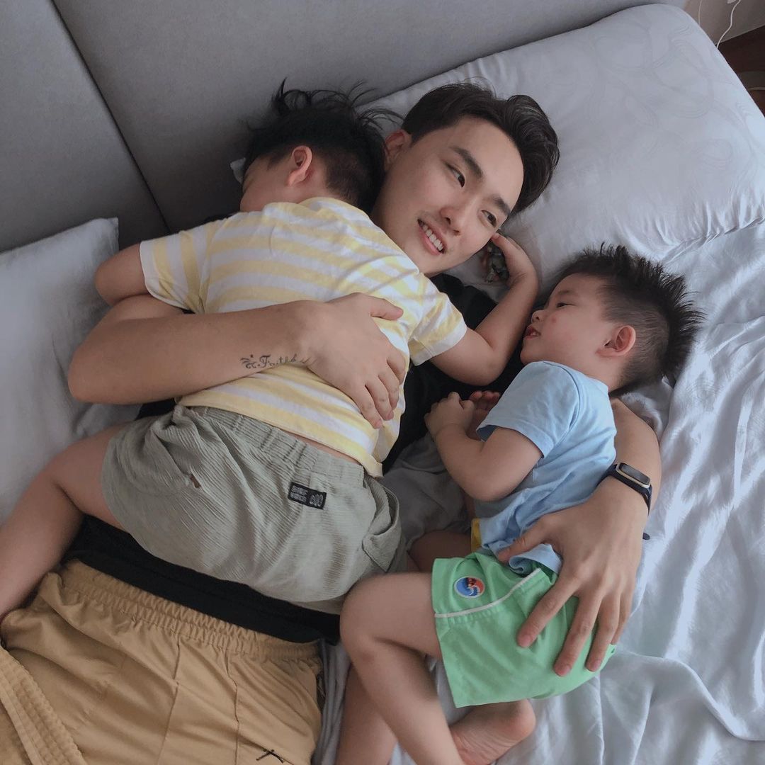 Joe 在限时动态表示对他来说照顾 3 个孩子最大的挑战就是「耐心、耐心和耐心」