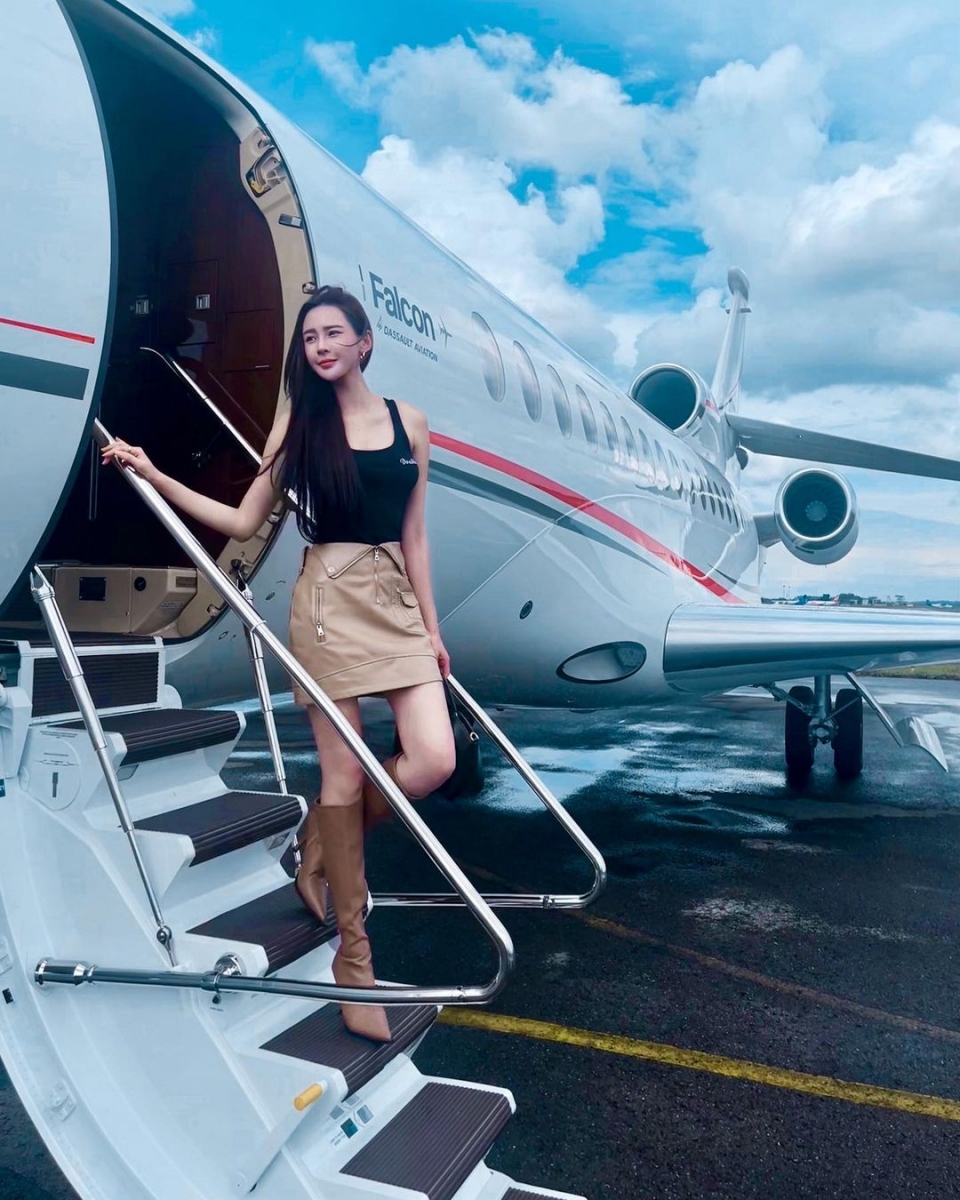 黄诗棋也在个人IG的限时动态上回答网友的Q&A时,透露自己很快就会返回香港的消息。