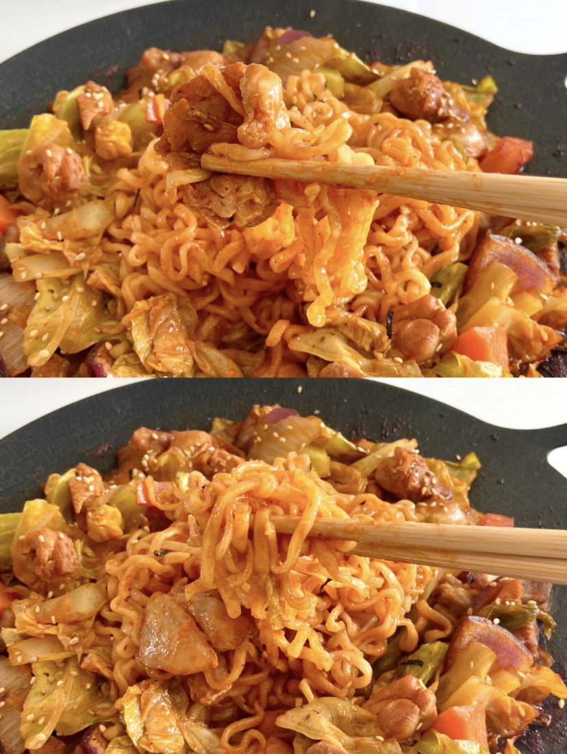 甜辣口味的韩式辣炒火鸡面!