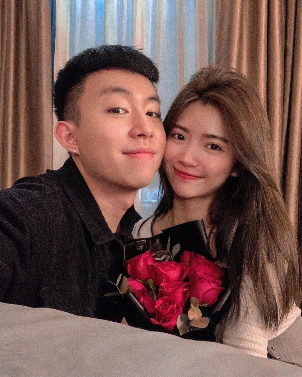 两人如此Sweet到爆,也让网民纷纷的开始在留言进行“催婚”~