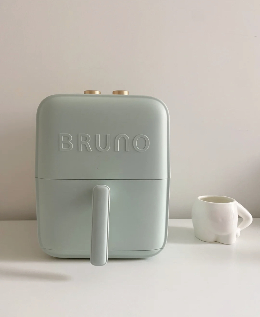 拥有着让人超心动的高颜值外表!淡绿色INS风设计简约又好看,容量大而且操作非常简单。