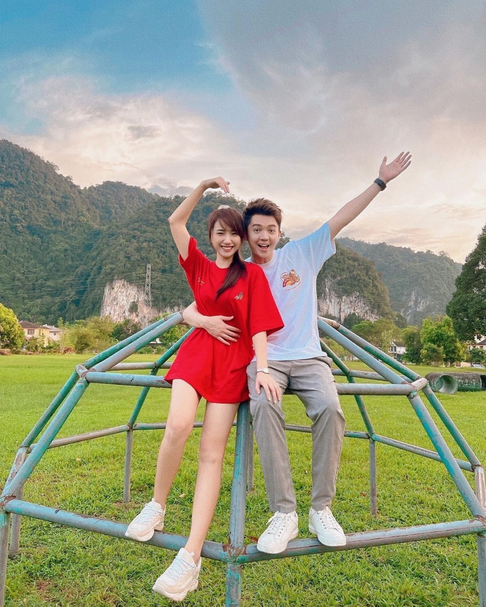 屡次传出结婚喜讯 Gladish 和朱浩仁一直主动暗示今年会结婚,相信已经提前筹划了很久等着官宣罢了?若现在真的杀出怀孕的好消息,看来只会加快结婚的步伐?