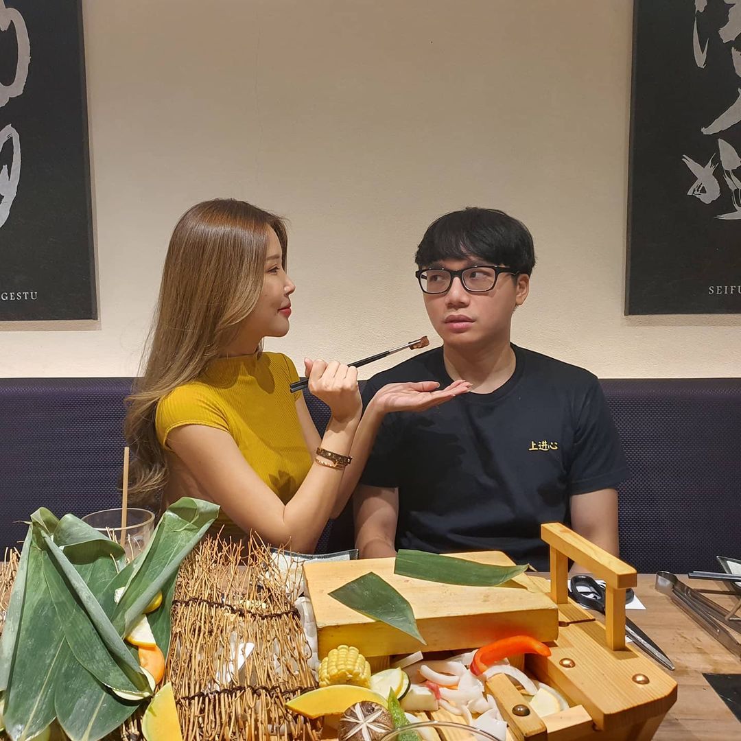 除了租借超跑被网民骂报大数外,就连坐直升飞机也被网质疑!