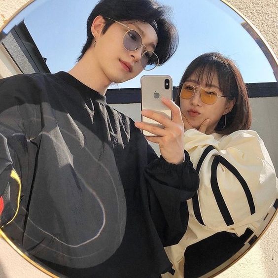 仪式感不一定是要准备昂贵奢华的礼物，最重要的肯定是自己的心意！可以是亲手准备一餐料理、买一束鲜花、和实用的礼物等。准备小惊喜也会让另一半受到重视感，让生活更加有仪式感哦～