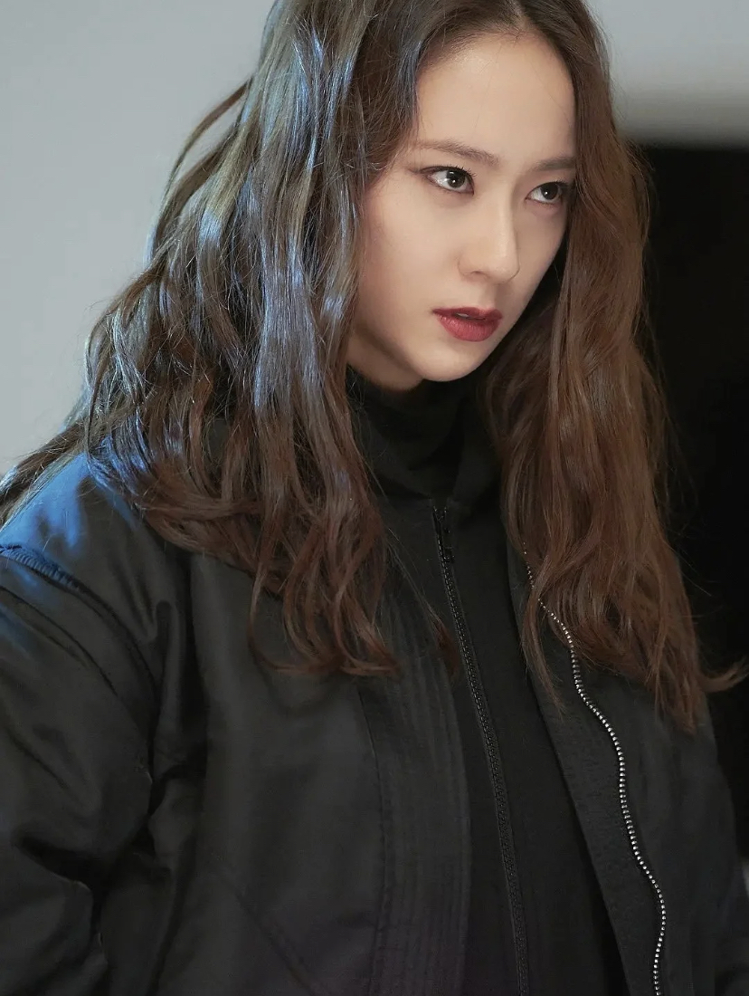 Krystal的疯狂演技也大获好评，尤其是她开始黑化后的性格真的太有魅力啦～