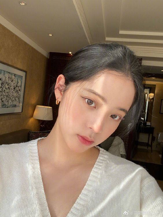 经常习惯用嘴巴来呼吸,或是晚上睡觉姿势造成用嘴巴呼吸,真的会让侧颜变得不好看。